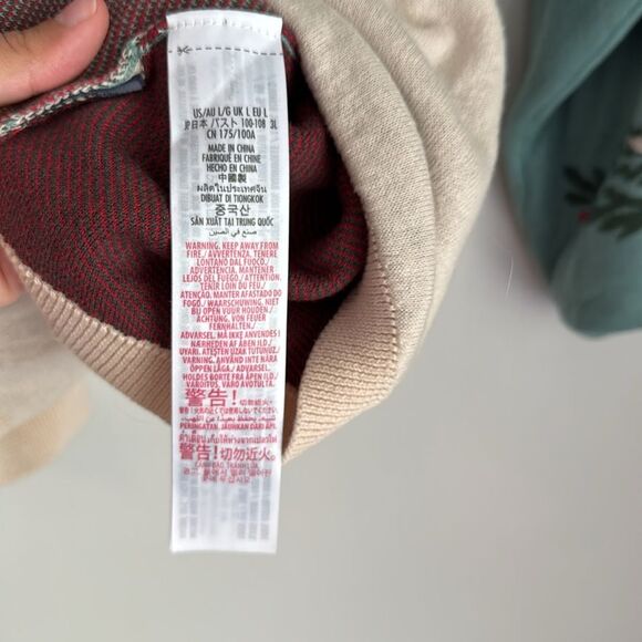 Disneyland Resort Mickey Mouse Holiday Spirit Jersey Sweater Size Large Blue - Picture 5 of 7